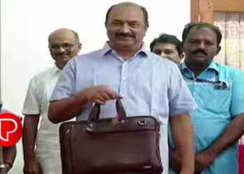 തകരില്ല കേരളം ; തകര്‍ക്കാനാവില്ല കേരളത്തെ ; ബജറ്റ് അവതരണത്തിനിടെ കേന്ദ്രസർക്കാരിനെതിരെ രൂക്ഷവിമർശനം