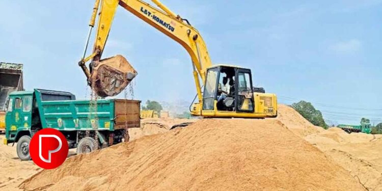 മണല്‍വാരല്‍ മാര്‍ച്ച്‌ അവസാനത്തോടെ തുടങ്ങും; മലപ്പുറത്തിന് ആദ്യ അനുമതി – മന്ത്രി രാജന്‍