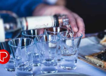 ഒരുമിച്ചിരുന്ന് മദ്യപിക്കുന്നതിനിടെ ഭാര്യയെ പെട്രോൾ ഒഴിച്ച് തീകൊളുത്തി ഭര്‍ത്താവ്