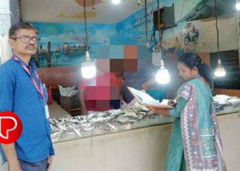 ചാത്തമംഗലം, കട്ടാങ്ങൽ, കമ്പനിമുക്ക്, കൂളിമാട് എന്നിവിടങ്ങളിൽ കടകളിൽ ആരോഗ്യ വിഭാഗം പരിശോധന നടത്തി; 3 സ്ഥാപനങ്ങളിൽ നിന്ന് പിഴയീടാക്കി; 2 സ്ഥാപനങ്ങൾക്ക് നോട്ടീസ്