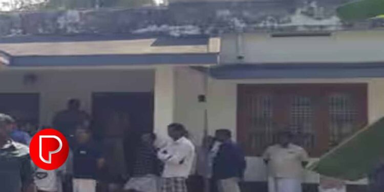 കോഴിക്കോട് പയ്യോളിയിൽ അച്ഛനും രണ്ടു മക്കളും മരിച്ച നിലയിൽ