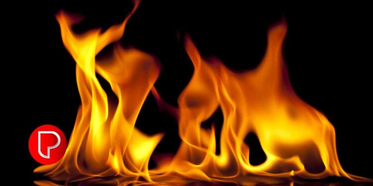 മൊബൈൽ ഫോൺ ചാർജറിൽ നിന്ന് തീപടർന്ന് നാല് കുട്ടികൾക്ക് ദാരുണാന്ത്യം