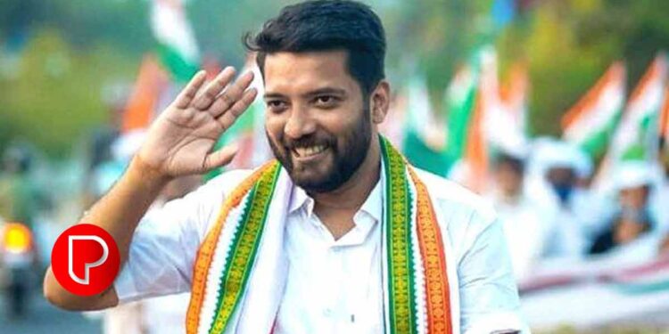 വടകരയില് യുഡിഎഫിനെതിരെ പരാതിയുമായി എല്ഡിഎഫ് ; യുഡിഎഫ് സ്ഥാനാർത്ഥിയുടെ അറിവും സമ്മതത്തോടെ പ്രചാരണം