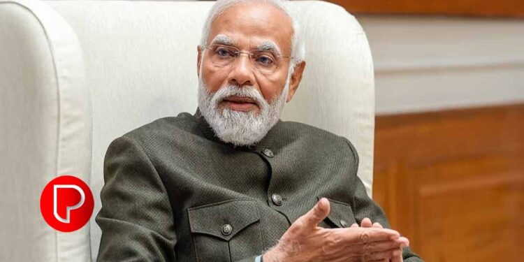 മോദിയുടെ വിദ്വേഷ പരാമർശം ; നോട്ടീസയച്ചു തെരഞ്ഞെടുപ്പ് കമ്മീഷൻ ; രാഹുലിനും നോട്ടീസ്