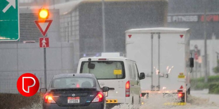 ദുബായിൽ കനത്ത മഴ ; അഞ്ച് നേരവും വീടുകളില്‍ പ്രാര്‍ത്ഥന നടത്താന്‍ ആവശ്യപ്പെട്ട് പള്ളികള്‍