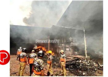 ആക്രി ഗോഡൗണ്‍ കത്തിയമര്‍ന്നു; ശ്വാസംമുട്ടി കുറ്റിക്കാട്ടൂര്‍