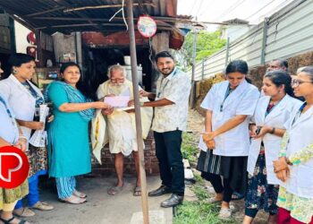 40 വർഷമായി ഒരു രൂപക്ക് ചായ വിൽക്കുന്ന കുട്ടേട്ടൻ ; അന്താരാഷ്ട്ര ചായ ദിനത്തിൽ ആദരിച്ചു