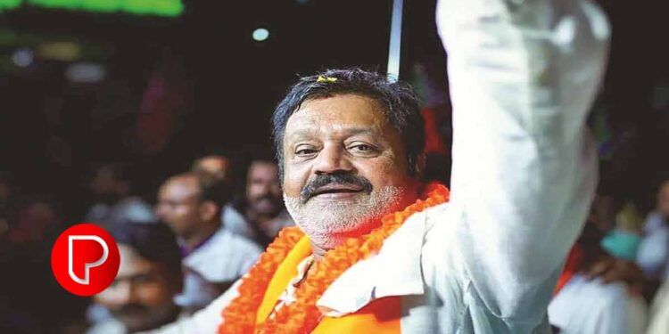 കേരളം ആകാംക്ഷയോടെ ; തൃശ്ശൂരിൽ സുരേഷ് ഗോപി മുന്നിൽ