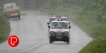 കൈതപ്പൊയിലില്‍ റോഡിലൂടെ നടന്നുപോയ വിദ്യാര്‍ഥിക്ക് നേരേ നിയന്ത്രണംവിട്ട ആംബുലന്‍സ് ഇടിച്ചുകയറി