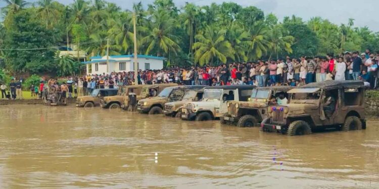മലബാർ റിവർ ഫെസ്റ്റിവൽ: കൊടിയത്തൂരിൽ ആവേശം വാനോളമുയർത്തി ചെളിയിലെ വണ്ടിപ്പൂട്ട് മത്സരം