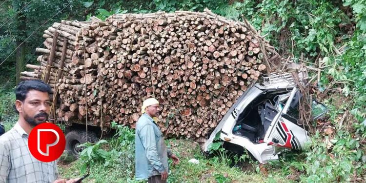 തിരുവമ്പാടിയിൽ പിക്കപ്പ് വാൻ നിയന്ത്രണം വിട്ട് മറിഞ്ഞു