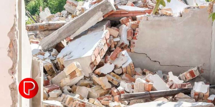 കോഴിക്കോട് ലോറിയിടിച്ച് മതിൽ ഇടിഞ്ഞുവീണ് അഞ്ച് വിദ്യാർത്ഥികൾക്ക് പരിക്കേറ്റു