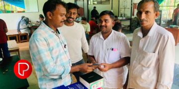 കളഞ്ഞു കിട്ടിയ വാലറ്റ് തിരിച്ചേല്പിച്ച് മാവൂരിലെ ഡ്രൈവർ അസീസ് മാതൃകയായി