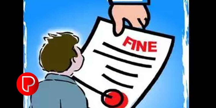 മുക്കം കാതിയോട് പ്രദേശത്ത് തോട്ടിലേക്ക് രാസമാലിന്യം ഒഴുക്കിയ സംഭവത്തിൽ ഉടമയ്ക്ക് 50,000 രൂപ പിഴ