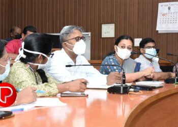 തൃശൂരിൽ പെട്രോൾ പമ്പിൽ തീപിടുത്തം; തീയണക്കാനുള്ള ശ്രമങ്ങൾ തുടർന്ന് ഫയർ ആൻഡ് റെസ്ക്യൂ ടീമും പൊലീസും