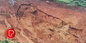 കനത്ത മഴയിൽ പെട്രോൾ പമ്പിനായി മണ്ണെടുത്ത കുന്ന് ഇടിഞ്ഞുവീണു; കറുത്തപറമ്പിലെ ജനങ്ങൾ ആശങ്കയില്‍