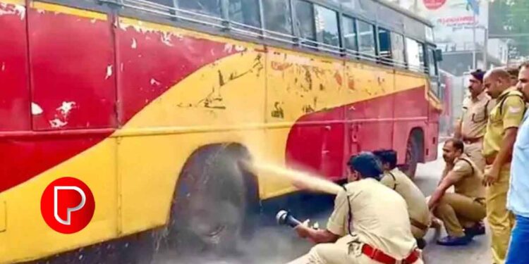 മുക്കത്ത് ഓടിക്കൊണ്ടിരിക്കെ കെ.എസ്.ആർ.ടി.സി ബസ്സിന്റെ ടയറിന് തീപിടിച്ചു; ഓമശ്ശേരി മുതല്‍ കരിഞ്ഞ മണം അനുഭവപ്പെട്ടിരുന്നുവെന്നും പുക ഉയരുന്നത് കണ്ടിട്ട് ബസ് നിർത്താൻ ആവശ്യപ്പെട്ടെങ്കിലും നിർത്തിയില്ലെന്ന് യാത്രക്കാർ