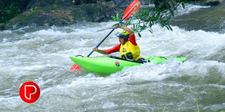 പത്താമത് മലബാര്‍ റിവര്‍ ഫെസ്റ്റിവലിന് ഔപചാരിക തുടക്കമായി; ചാലിപ്പുഴയില്‍ തുഴയാവേശം