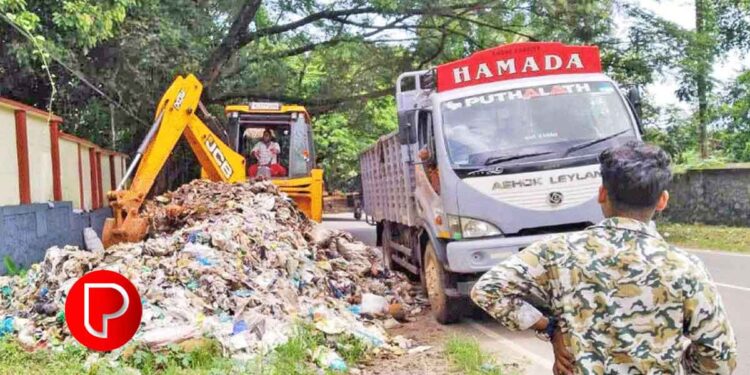 എൻഐടിക്ക് സമീപം റോഡരികിൽ തള്ളിയ മാലിന്യം ഒടുവിൽ നീക്കം ചെയ്തു