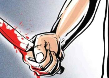 കൊച്ചിയിൽ ഓടിക്കൊണ്ടിരുന്ന ബസിനകത്ത് കണ്ടക്‌ടറെ കുത്തിക്കൊലപ്പെടുത്തി