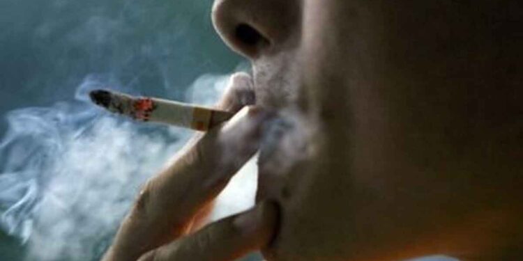 ശ്വാസകോശ ക്യാൻസർ ശരീരം കാണിക്കുന്ന ലക്ഷണങ്ങൾ അറിയാം