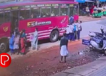 കോഴിക്കോട് ബസില്‍ നിന്നും തെറിച്ചുവീണ വിദ്യാര്‍ത്ഥി അത്ഭുതകരമായി രക്ഷപെട്ടു