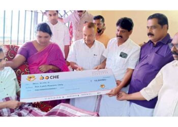 ബോചെ വാക്കുപാലിച്ചു: ശ്രുതിക്ക് 10 ലക്ഷം നല്‍കി