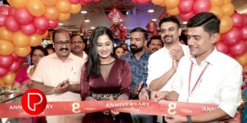 ബോബി ചെമ്മണൂര്‍ ഇന്റര്‍നാഷണല്‍ ജ്വല്ലേഴ്സ് കൊട്ടാരക്കര ഷോറൂമിന്റെ 8-ാം വാര്‍ഷികം ആഘോഷിച്ചു