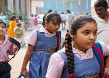 സ്കൂളുകൾക്ക് ഒക്ടോബ‍ർ 11ന് കൂടി അവധി നൽകും ; വിദ്യാഭ്യാസ മന്ത്രി