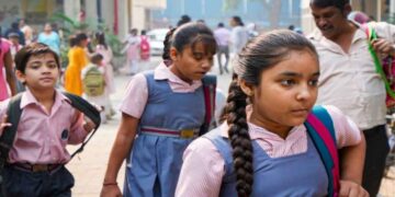 സ്കൂളുകൾക്ക് ഒക്ടോബ‍ർ 11ന് കൂടി അവധി നൽകും ; വിദ്യാഭ്യാസ മന്ത്രി