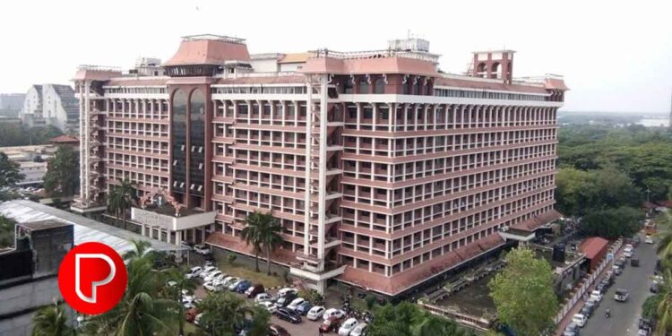 നടിയെ ആക്രമിച്ച കേസ്; മെമ്മറി കാർഡ് ചോർന്നതിൽ അന്വേഷണ റിപ്പോർട്ട് റദ്ദാക്കണമെന്നാവശ്യപ്പെട്ട് അതിജീവിത നൽകിയ ഹരജി ഹൈക്കോടതി തളളി