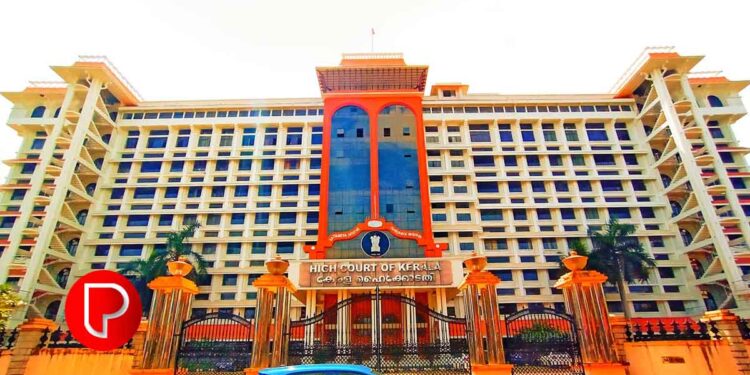 നടിയെ ആക്രമിച്ച കേസ്; മെമ്മറി കാർഡ് ചോർന്നതിൽ അന്വേഷണ റിപ്പോർട്ട് റദ്ദാക്കണമെന്നാവശ്യപ്പെട്ട് അതിജീവിത നൽകിയ ഹരജി ഹൈക്കോടതി തളളി