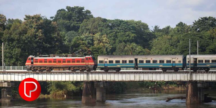 ജനശതാബ്ദി ട്രെയിനിലെ സെക്കൻഡ് ക്ലാസ് ചെയർകാർ കോച്ചുകളിലെ സീറ്റുകൾ ദീർഘദൂര യാത്രയ്ക്കു അനുയോജ്യമല്ലെന്നു പരാതി