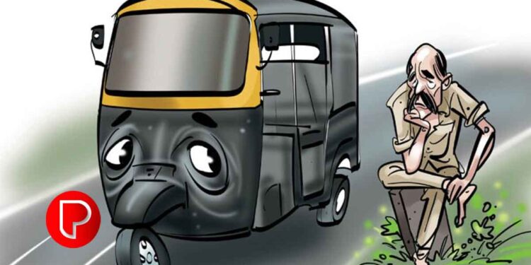 പാർക്കിംഗ് ഫീസ് ഇരട്ടിയോളം വർദ്ധിപ്പിച്ചു; ഓട്ടോറിക്ഷകൾ വടകര റെയിൽവേ സ്റ്റേഷനിൽ നിന്ന് കുടിയിറക്കി