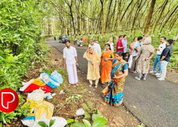 റോഡരികിൽ തള്ളി മാലിന്യം; കാരശ്ശേരി പഞ്ചായത്ത് പിഴ ഈടാക്കി