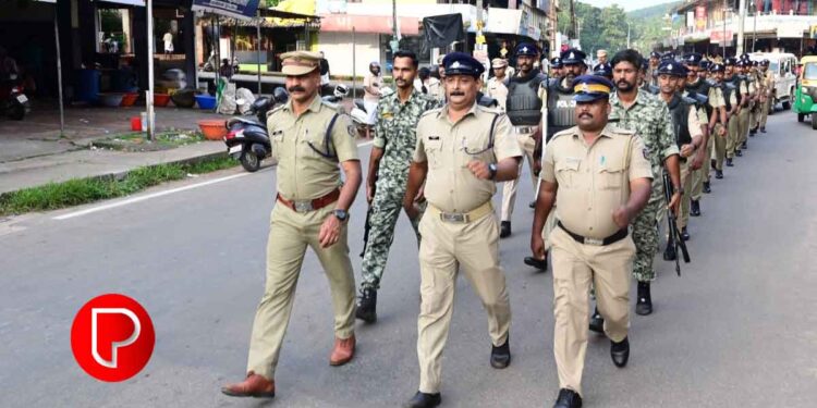 കോടഞ്ചേരിയിൽ പോലീസ് റൂട്ട് മാർച്ച് നടത്തി
