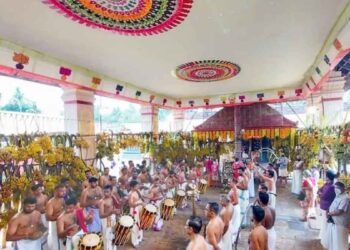 ഇന്ന് മഹാനവമി, നാളെ വിജയദശമി ജ്ഞാനപ്രകാശത്തിലേക്ക്…