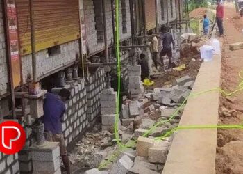 വെള്ളപ്പൊക്കത്തെ ചെറുക്കാൻ ചെറുവാടി അങ്ങാടിയിലെ കെട്ടിടം ഉയര്‍ത്തുന്നു