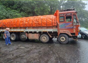 താമരശ്ശേരി ചുരത്തിൽ ഗതാഗത തടസ്സം