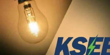 ബില്‍ അടയ്ക്കാത്തതിന് കണക്ഷന്‍ വിച്ഛേദിക്കാന്‍ എത്തിയ ഉദ്യോ​ഗസ്ഥരെ കല്ലെറിഞ്ഞ് പരിക്കേൽപിച്ചു ; കോഴിക്കോട് ഒരാൾ കസ്റ്റഡിയിൽ