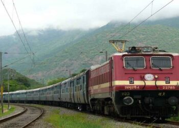 കോഴിക്കോട് ട്രെയിനിൽ നിന്ന് വീണ് മലപ്പുറം സ്വദേശി യുവതിക്ക് ദാരുണാന്ത്യം