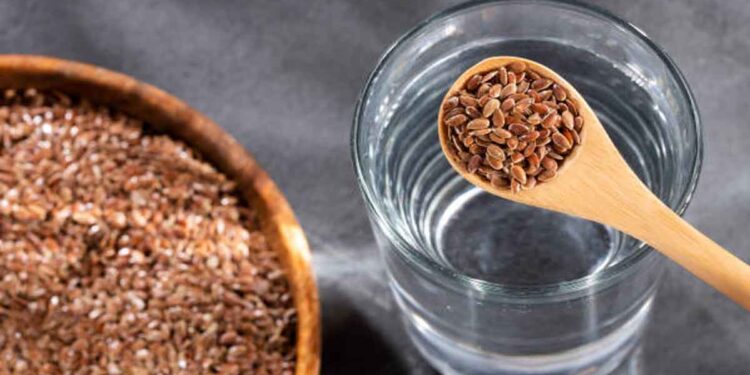 ഫ്‌ളാക്‌സ് സീഡ്സ് കുതിര്‍ത്ത് വച്ച വെള്ളം പതിവായി കുടിക്കുന്നത് കൊണ്ടുള്ള ഗുണങ്ങൾ
