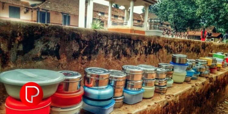 ഉച്ച​​ഭ​​ക്ഷ​​ണ പ​​ദ്ധ​​തി പ്ര​​തി​​സ​​ന്ധി​​യി​​ലേ​​ക്ക്; വേ​​ത​​നം ല​​ഭി​​ക്കാ​​തെ സ്കൂൾ പാ​​ച​​ക​​ത്തൊ​​ഴി​​ലാ​​ളി​​ക​​ൾ​​