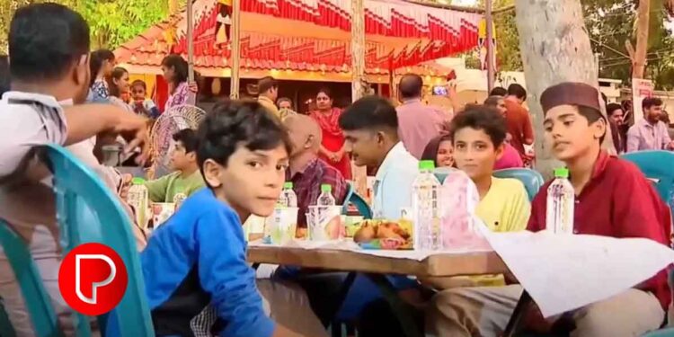 ഉത്സവവും റമദാൻ വ്രതവും ഒന്നിച്ചെത്തി; കാപ്പാട് താവണ്ടി ഭഗവതി ക്ഷേത്രമുറ്റത്ത് നോമ്പ് തുറയൊരുക്കി ക്ഷേത്ര കമ്മിറ്റി