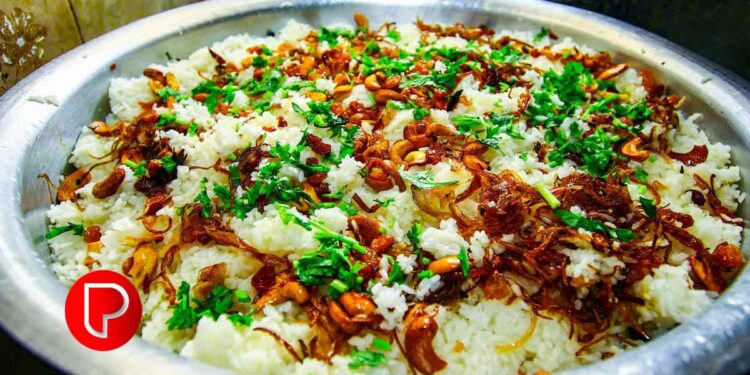 പേരാമ്പ്രയിലെ ഹോട്ടലിൽ ബിരിയാണിയില്‍ പുഴു; ഹോട്ടല്‍ അടപ്പിച്ചു