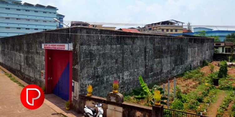 കാഞ്ഞങ്ങാട് ജില്ല ജയിലില്‍ ആക്രമണം; നാലു പ്രതികളെ കണ്ണൂർ, കോഴിക്കോട് ജില്ലകളിലെ വിവിധ ജയിലുകളിലേക്ക് മാറ്റിപ്പാർപ്പിച്ചു