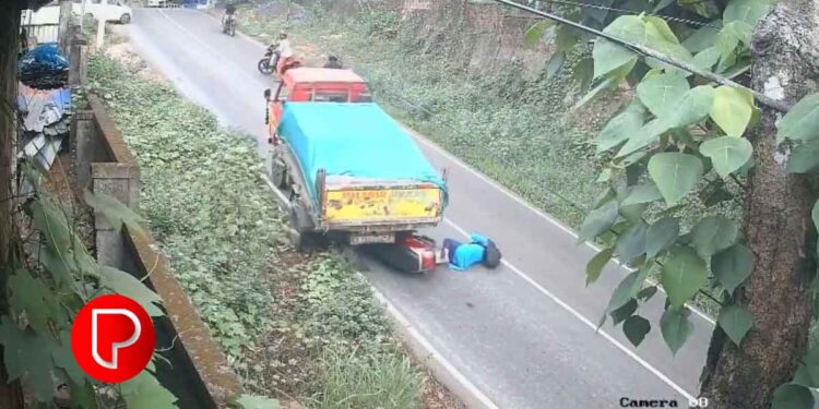 അത്ഭുത രക്ഷ; പെരിങ്ങളത്ത് CWRDM കയറ്റത്തില് ബ്രേക്ക് നഷ്ടപ്പെട്ട ലോറി പിന്നോട്ട് നീങ്ങി; പിൻചക്രം സ്കൂട്ടറിലൂടെ കയറിയിറങ്ങി; സ്കൂട്ടര് യാത്രക്കാരി അത്ഭുതകരമായി രക്ഷപ്പെട്ടു