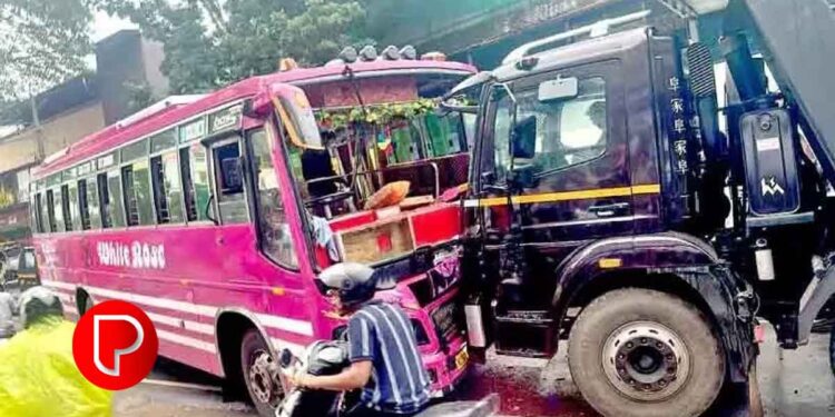 കുറ്റ്യാടിയില്‍ അപകട പരമ്ബര; 17ഓളം പേര്‍ക്ക് പരിക്ക്