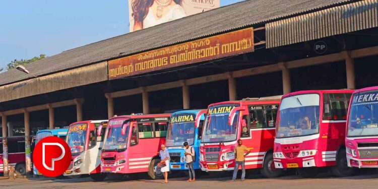 മുക്കം ചോണാട് ഭാഗത്ത് ഇരുവഴിഞ്ഞി പുഴയില്‍ വൻതോതില്‍ അറവുമാലിന്യം തള്ളി