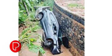 മുക്കം കറുത്തപറമ്പിൽ കാര്‍ നിയന്ത്രണംവിട്ട് റോഡരികിലെ തോട്ടിലേക്ക് മറിഞ്ഞു; ആർക്കും പരിക്കില്ല